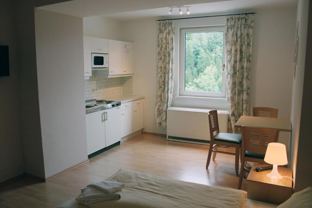 Hotel Hirschen Bad Gastein Værelse billede